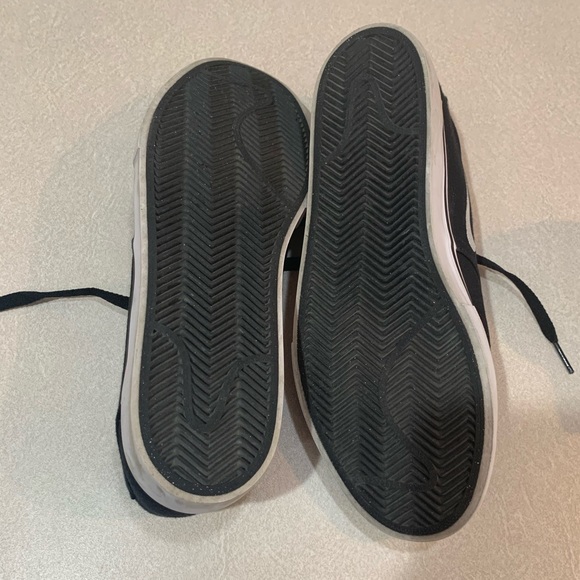 Nike Canvas Shoes - Picture 4 of 6